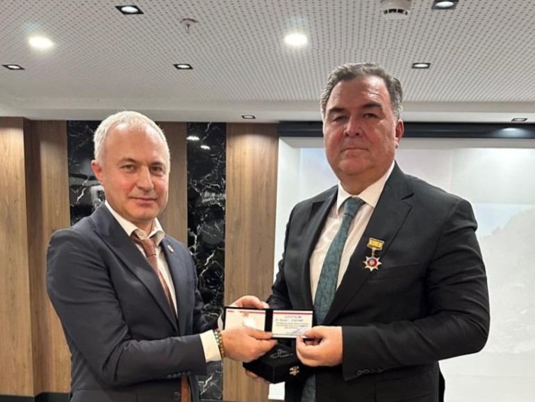 TÜRKSİT Başkanı Kemal Kurnaz’a Türk Dünyasına Hizmet Ödülü