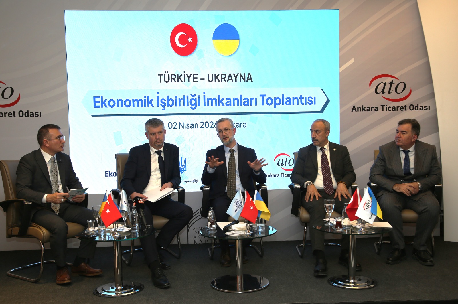 TÜRKİYE – UKRAYNA EKONOMİK İŞ BİRLİĞİ İMKÂNLARI ANKARA’DA MASAYA YATIRILDI